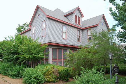 Bridges-Hall Manor Bed and Breakfast