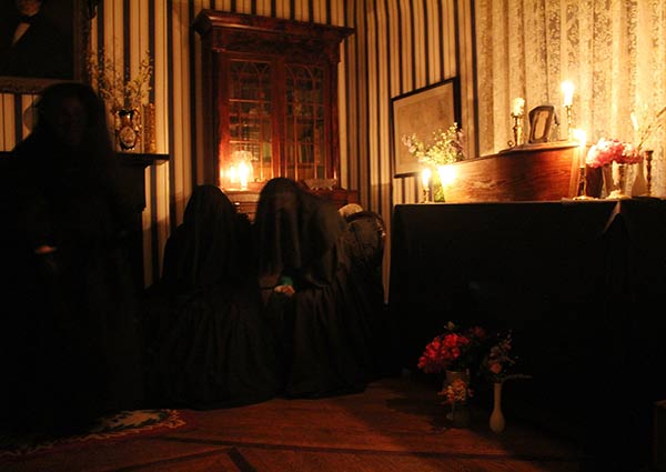 Athenaeum Candlelight Tour - Columbia, Tennessee
