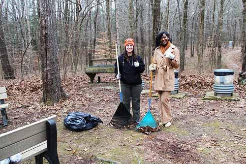 Natchez Trace Parkway Earth Day Clean Up - Tupelo, Mississippi