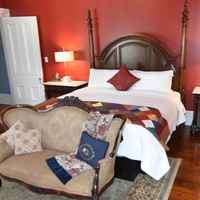 The Scarlet Oak Suite - Second Level - 1 King Sized Bed - Private Bathroom