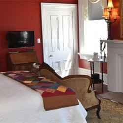 The Scarlet Oak Suite - Second Level - 1 King Sized Bed - Private Bathroom