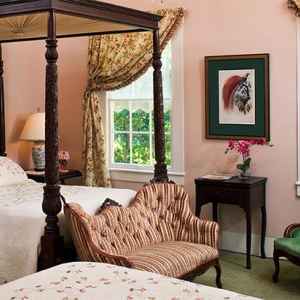 The Alice Room - Natchez Bed and Breakfast 