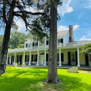 Front view of Linden Bed and Breakfast - Natchez, Mississippi