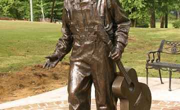 Bronze statue of Elvis as a boy.