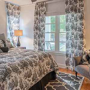 Linden Cottage - Bedroom w/ King Size Bed - Natchez, Mississippi